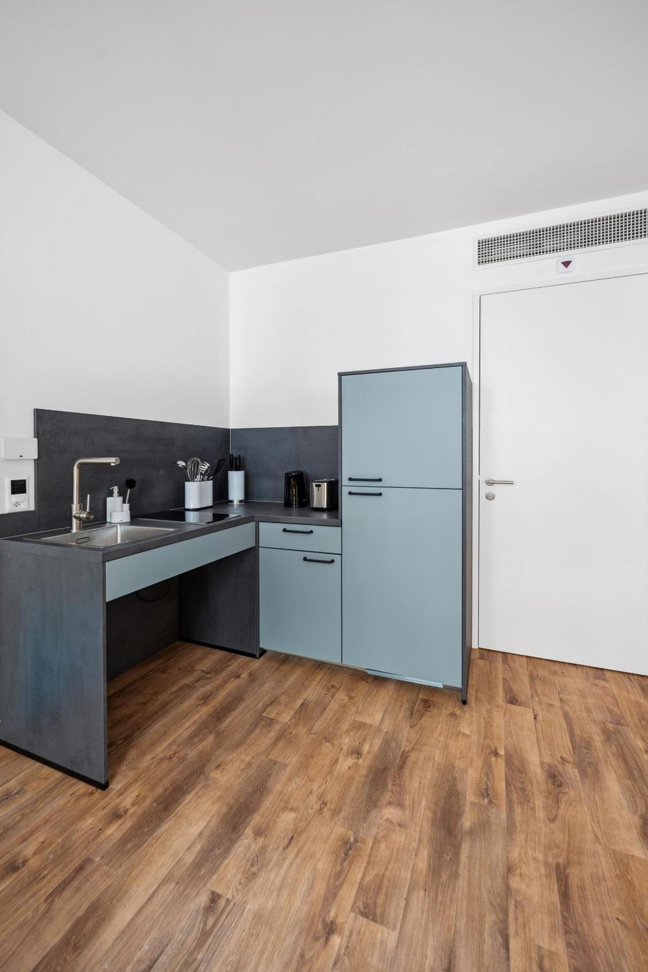 Limehome Basel Muenzgasse Zimmer foto